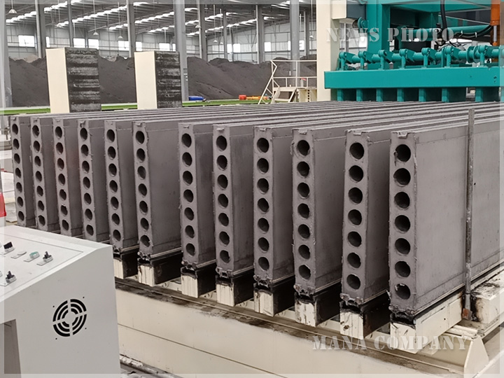 1595406683104151.jpg 04石膏線案例及板材.jpg