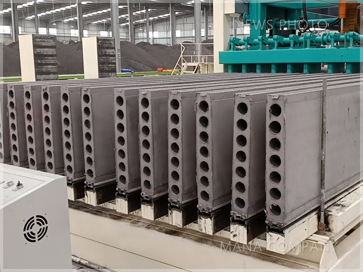 1598681577551766.jpg 01年產(chǎn)100萬的現(xiàn)場.jpg