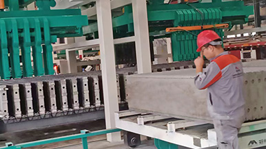 發泡水泥墻板設備 水泥發泡條式墻板生產線 高產能 高度自動化 發泡水泥墻板設備 水泥發泡條式墻板生產線 高產能 高度自動化